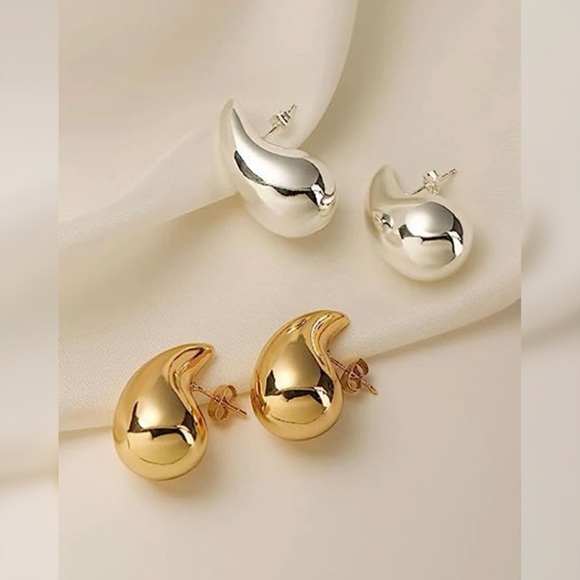 Bottega-esque Tear Drop 💧 Earrings Gold-tone - Picture 2 of 4